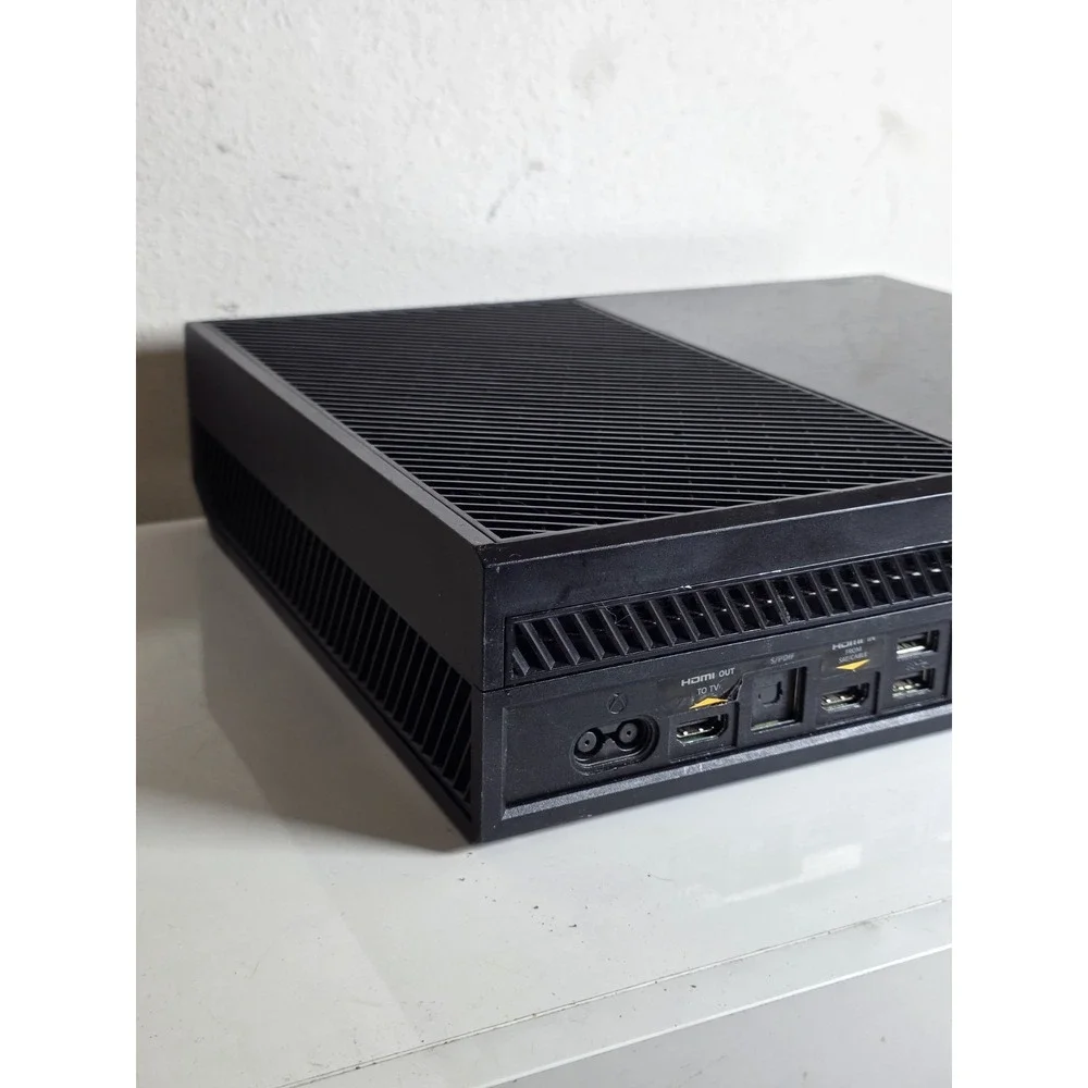 Microsoft XBOX One Console FOR PARTS - UNTESTED